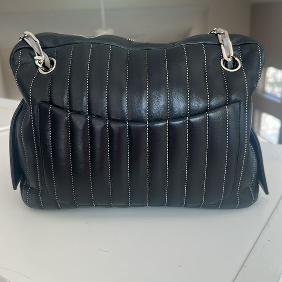 CHANEL Mademoiselle Ligne large black Calfskin camera bag 2006 or trade - Picture 5 of 17